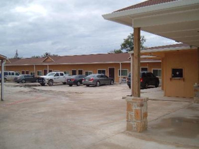 Budget Host Inn Jourdanton Exterior foto