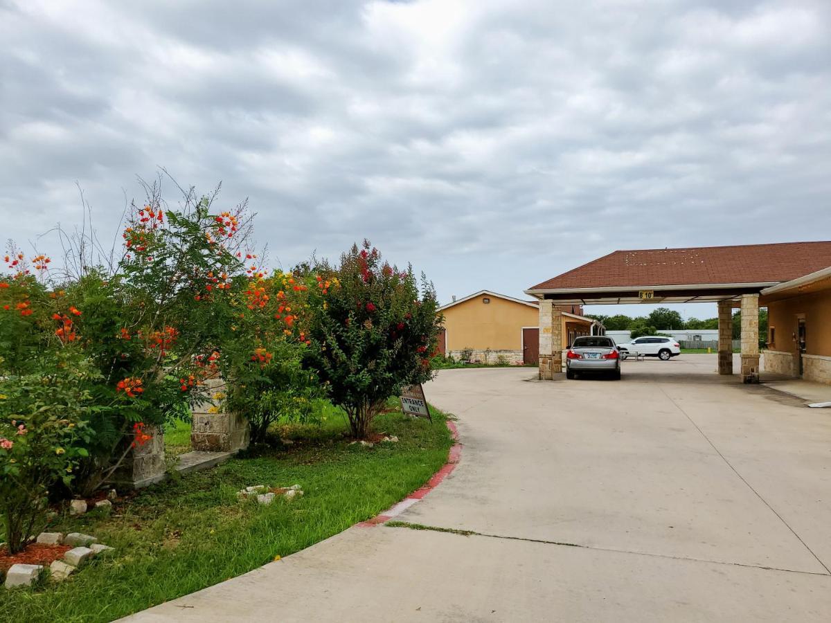 Budget Host Inn Jourdanton Exterior foto