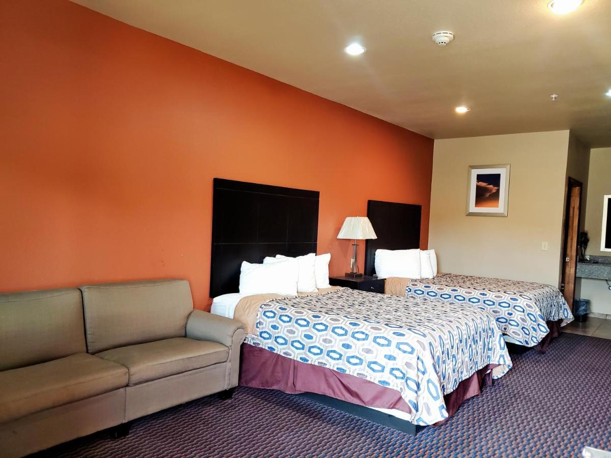 Budget Host Inn Jourdanton Exterior foto