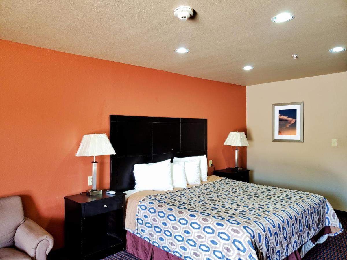 Budget Host Inn Jourdanton Exterior foto